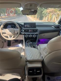جنسس G70